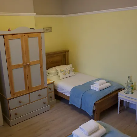 Cartref Guest House-3
