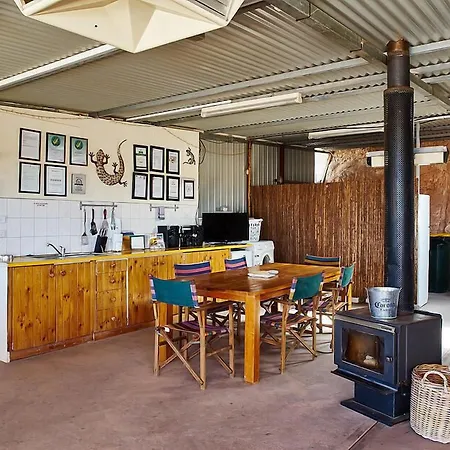 Underground Bed & Breakfast-3