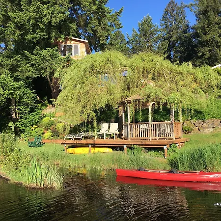 Cottage Lake Bed And Breakfast-2