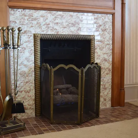 The Lamplighter Bed & Breakfast Of Ludington-3