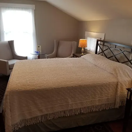 The Blackberry Inn Bed & Breakfast-3