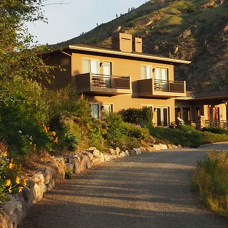 Cascade Valley Inn-3