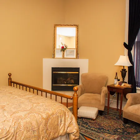 Hamilton House Bed And Breakfast-2