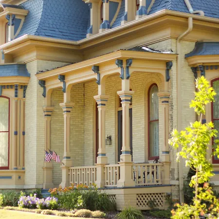 Hamilton House Bed And Breakfast-3