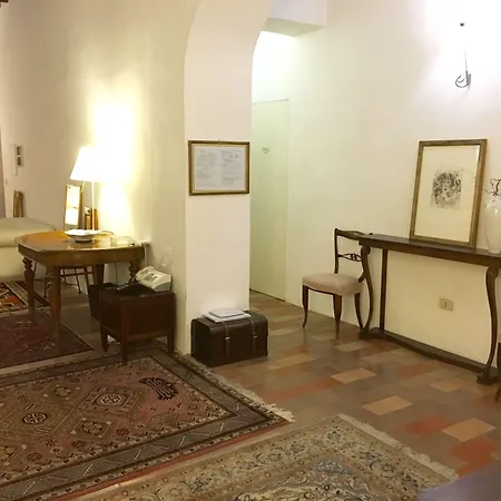 Vicolo Del Lupo Guesthouse-2