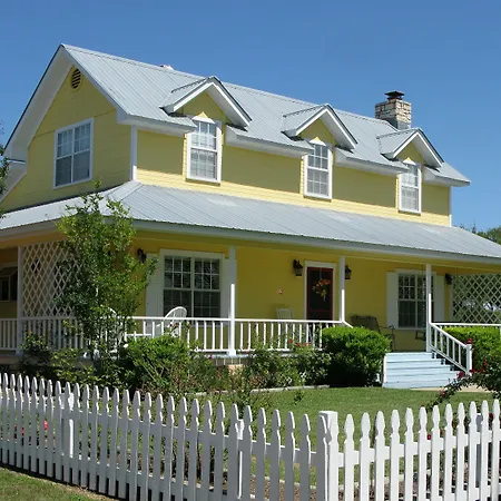 Yellow House B&B-3