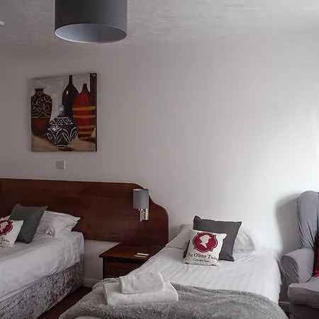 Oliver Twist Country Inn-2