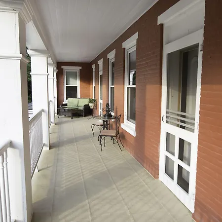 Hollinger House-3