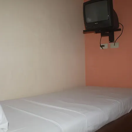 Park Bed And Breakfast Hotel Pasay-3