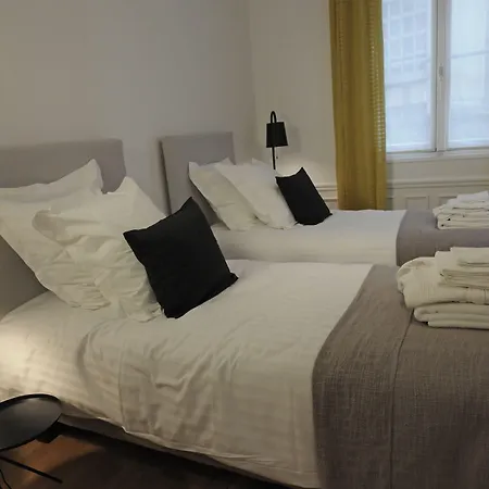 Relais12bis Bed&Breakfast By Eiffel Tower-3