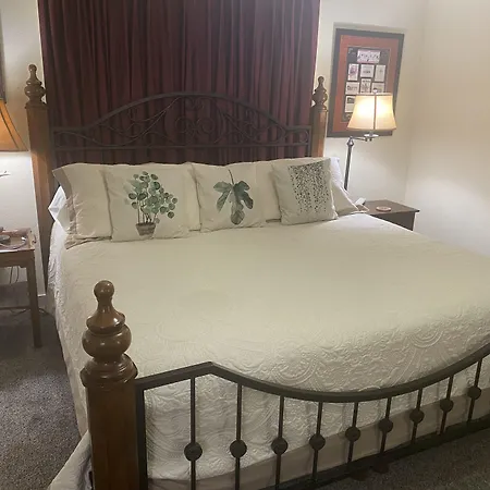 Janssen Park Place Bed & Breakfast-2