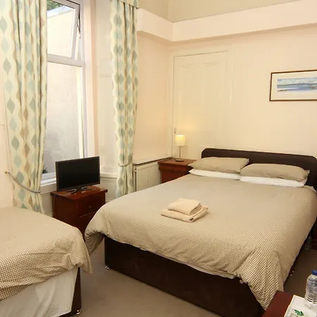Dean Park Guest House-2