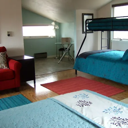 Loya'S Little House Bed & Breakfast-3