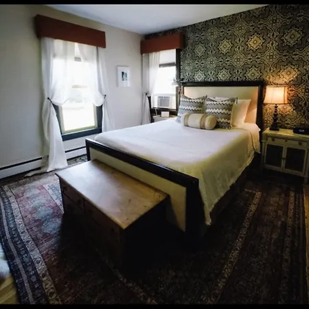 Burdett House Bed & Breakfast-3