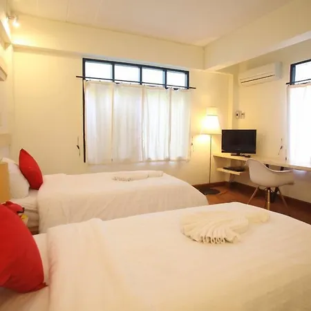 Early Bird Bed & Breakfast (Adults Only)-2