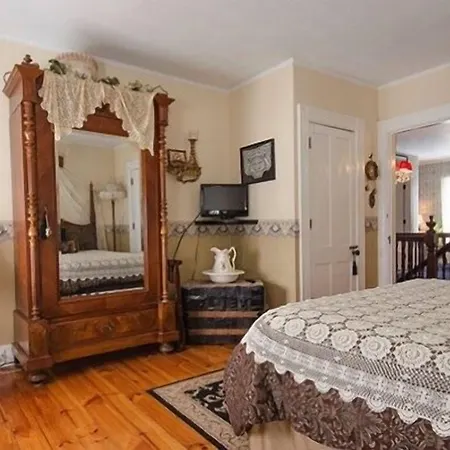Tea Rose Inn At Plymouth, Nh-2