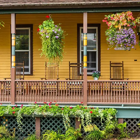 Pine Cottage Bed & Breakfast-2