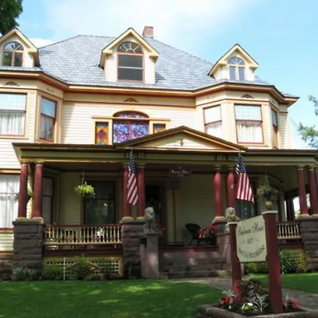 1897 Beekman House Bed And Breakfast-2