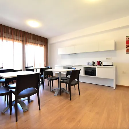 Trip Room & Breakfast-2