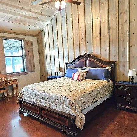 Breezy Hills Cottages - Moonlight Cottage-3