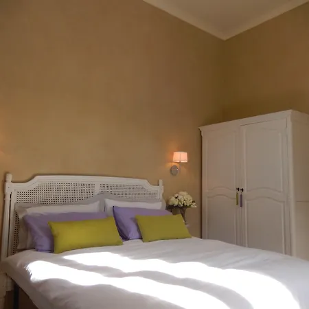 White Lilac Romantic B&B - Adults Only-3
