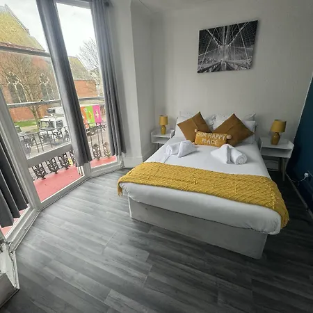 Oyo Avalon Lifestyle Guest House-3