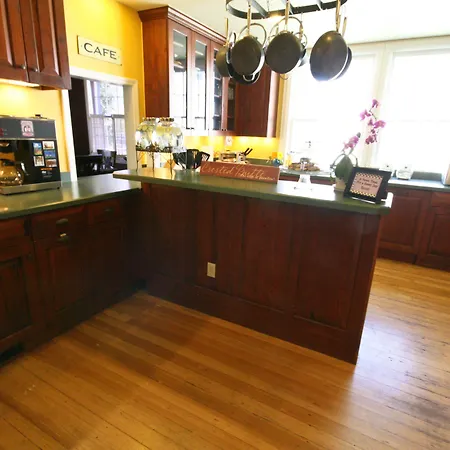 Purple Mountain Bed & Breakfast & Spa-3