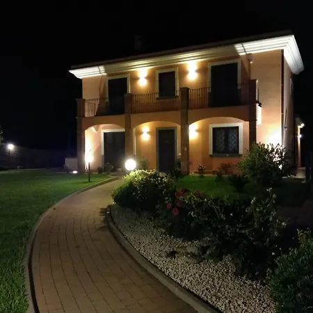 Villa Feluchia Tra Il Mare E Il Vulcano-3