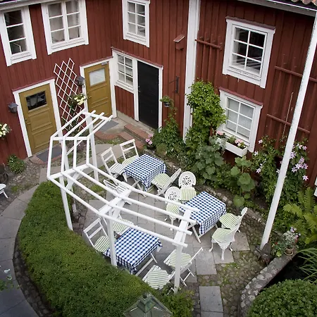 Garvaregården Hotel , B&B och Café-3