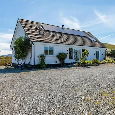 Burnside Cottage & Caravan Woodend-2