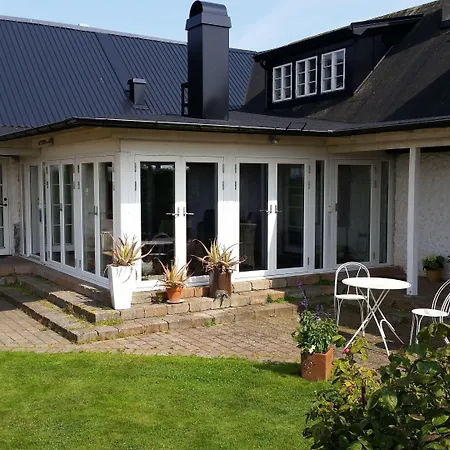 Glimminge Bed & Breakfast-3