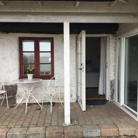 Glimminge Bed & Breakfast-2
