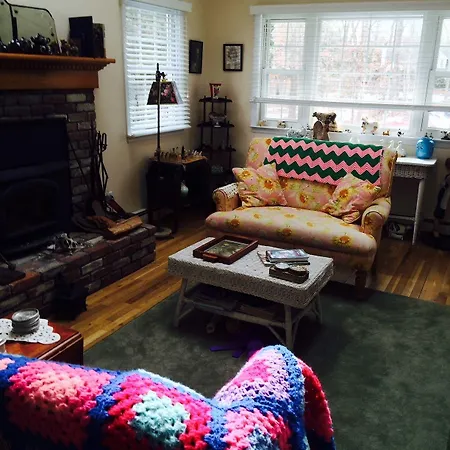 Carole'S Place B & B-3