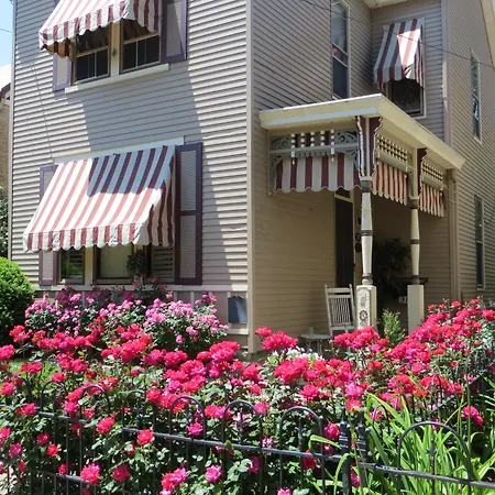 Weller Haus Bed, Breakfast & Event Center-3