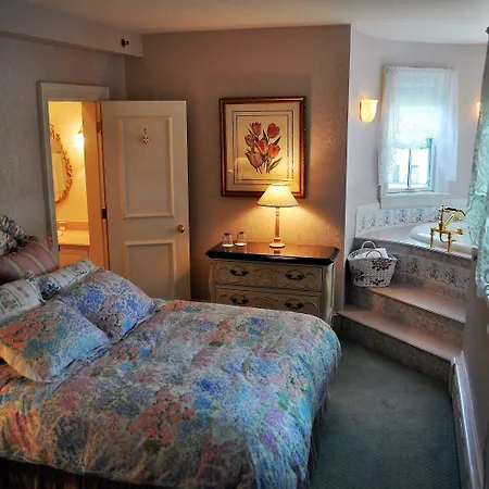 Stone Throw Cottage Inn-2
