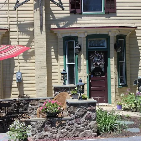 Carriage Stop Bed & Breakfast-2