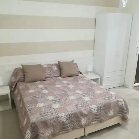 Guest House B&B Via Marina-3
