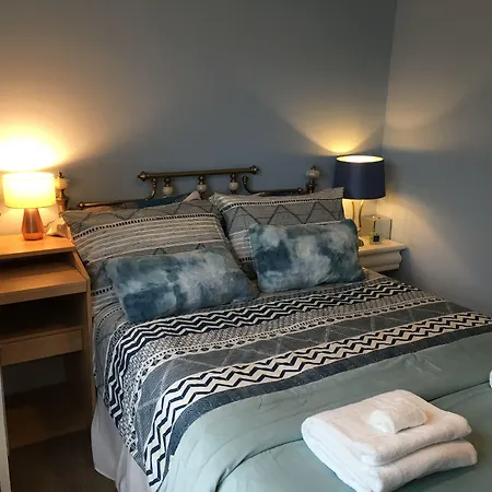 Leafy Suburban Bed And Breakfast-2