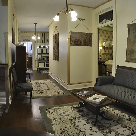 Mcfarlin House B&B-2