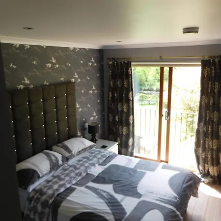 Riverside House-2