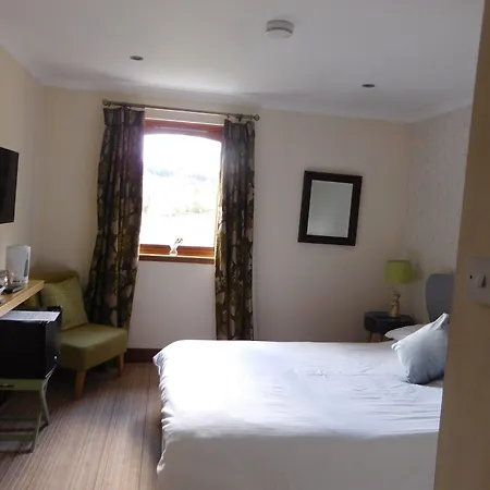 Riverside House-3