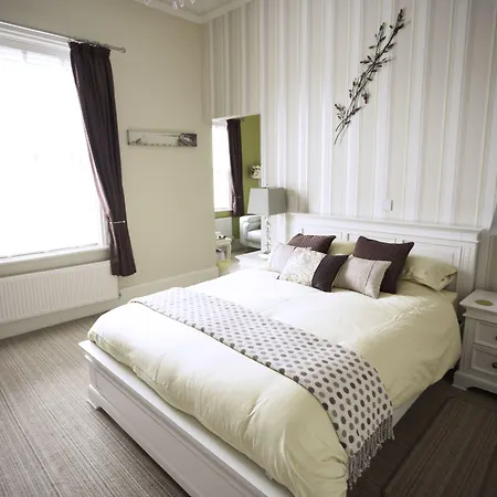 Vale House-3