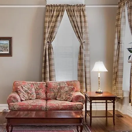 Frederick House-3