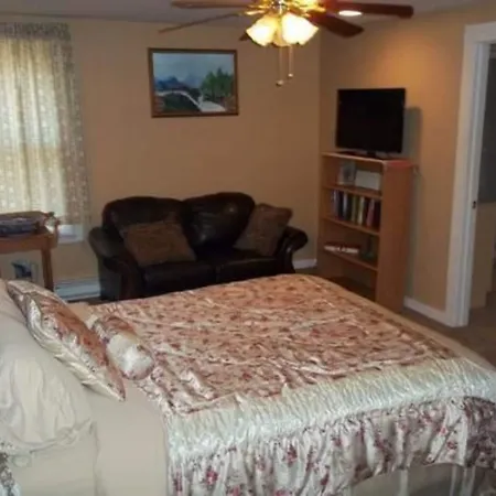 Tin Brook Bed & Breakfast-3