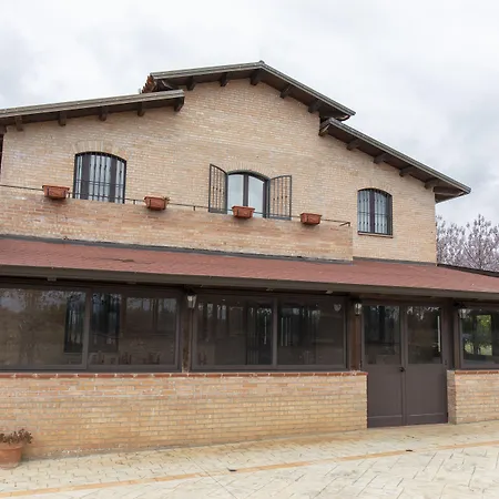 Fattoria Il Laghetto B&B-3
