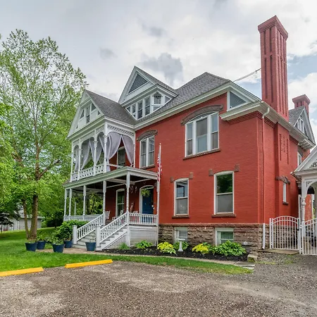 Hatch House Bed & Breakfast-2