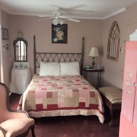 Bath Avenue House-3