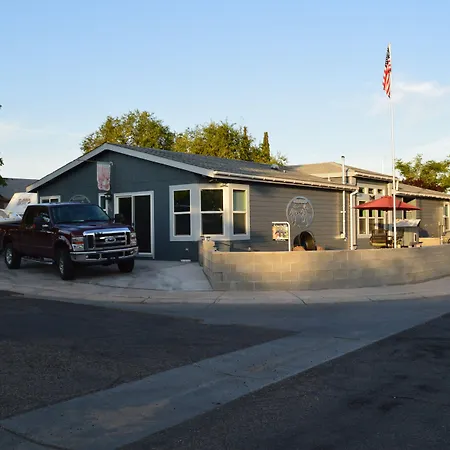 The Bear'S Den B&B-2