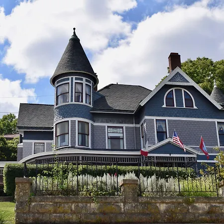 The Hancock House Bed & Breakfast Inn-3