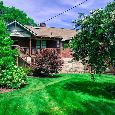 Belmont Blvd Bed And Breakfast-3